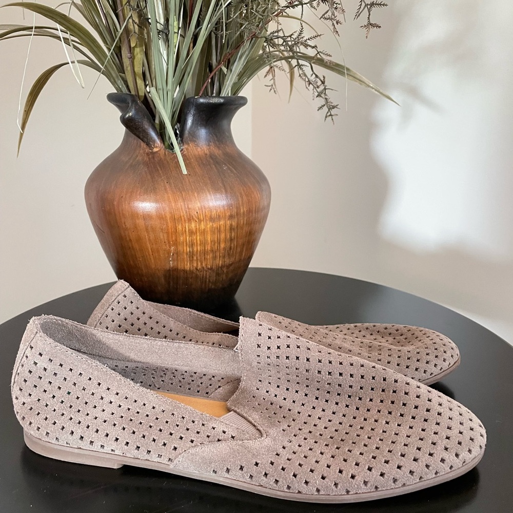 Lucky Brand Charsa Suede Flat NEW Taupe Tan 8